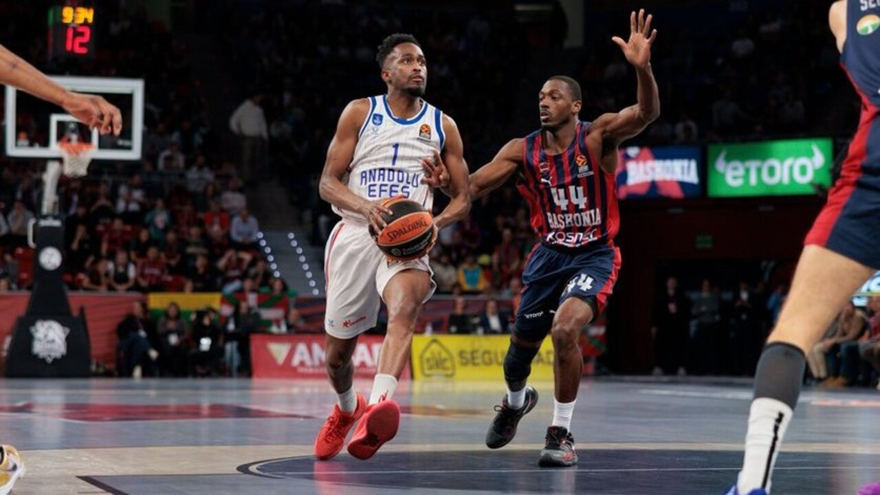 Anadolu Efes hata yamadı, İspanya deplasmanında kazandı! Baskonia 84 - 89 Anadolu Efes | Maçın sonucu