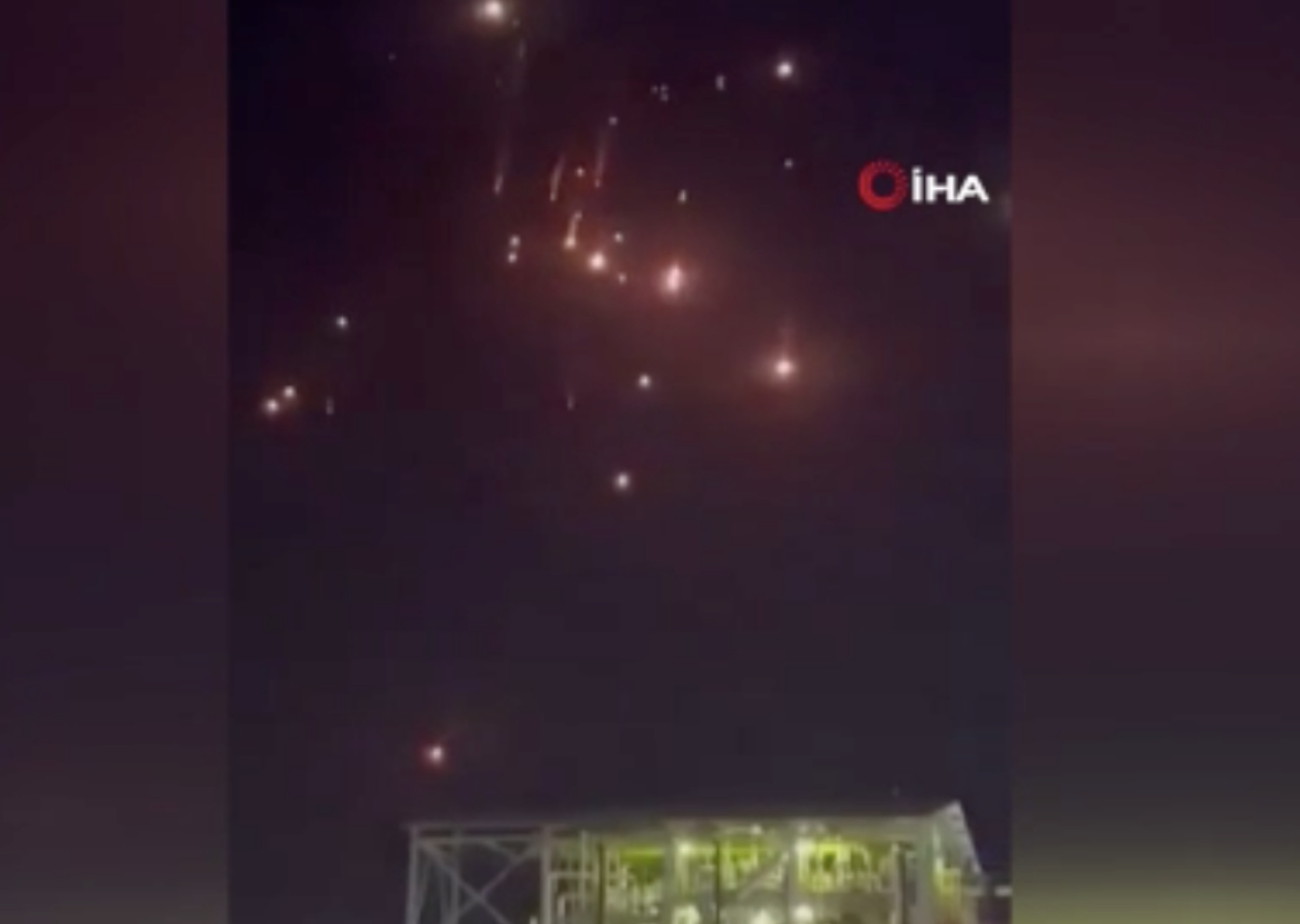 Hizbullah, Tel Aviv'deki İsrail üssünü nitelikli füzelerle vurdu!