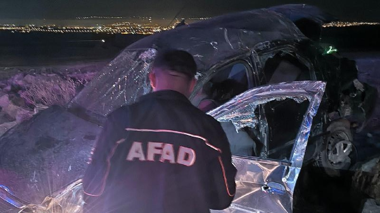 Kars son dakika haberi: Şarampole devrilen araçta 1 kişi öldü, 2 kişi yaralı