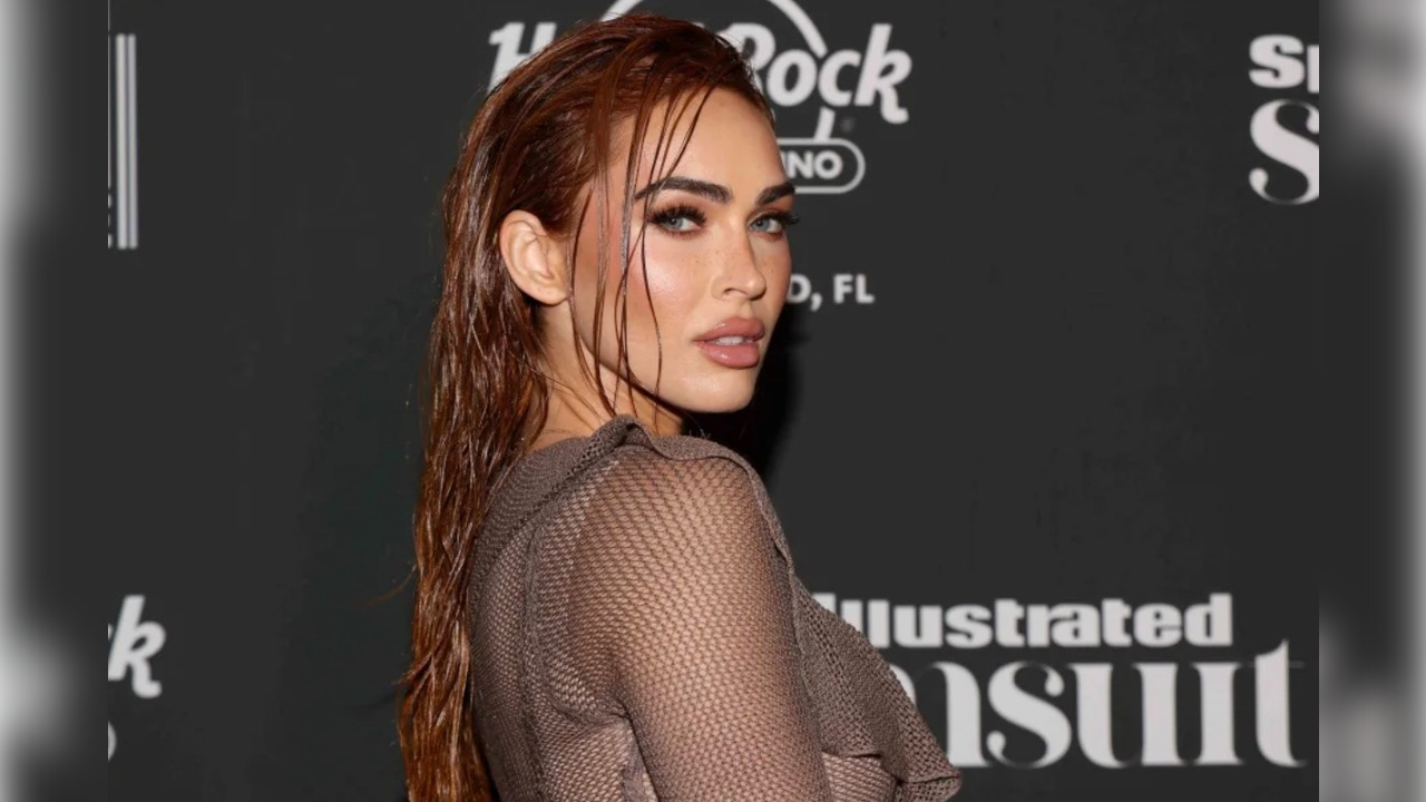 Siyah boyalı çıplak paylaşım! Megan Fox'tan cesur hamilelik pozu