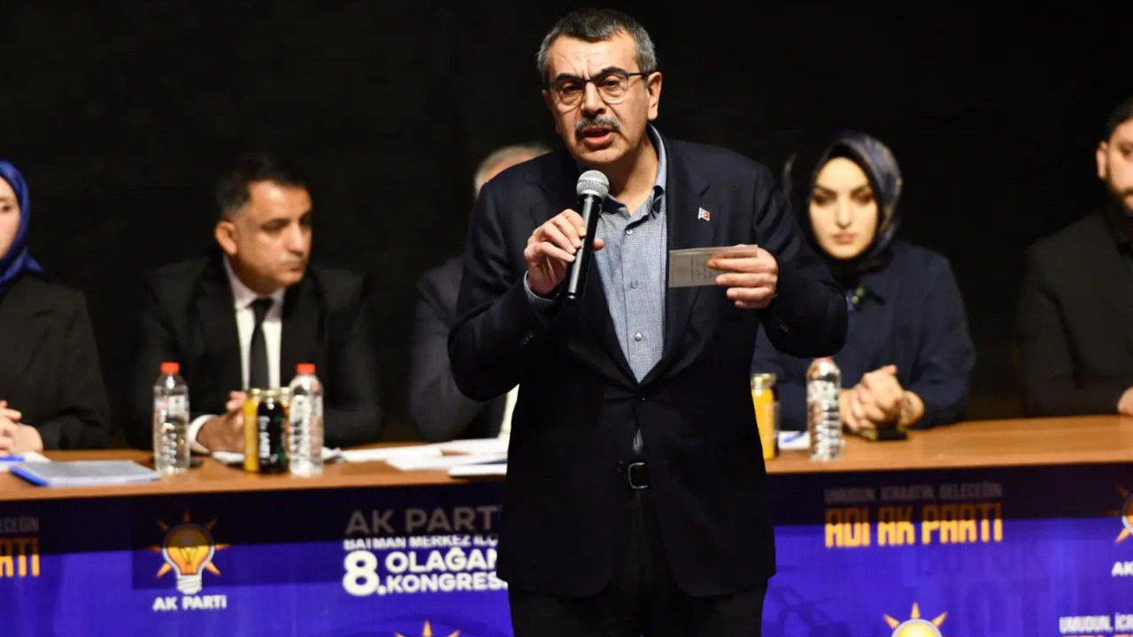 Milli Eğitim Bakanı Yusuf Tekin resti çekti: Kendi icat ettiğin bir laikliği bana dayatıyorsun!