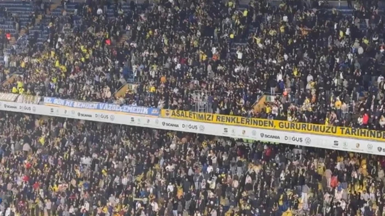 Kadıköy'de istifa sesleri: Taraftarlardan yönetime şok protesto!