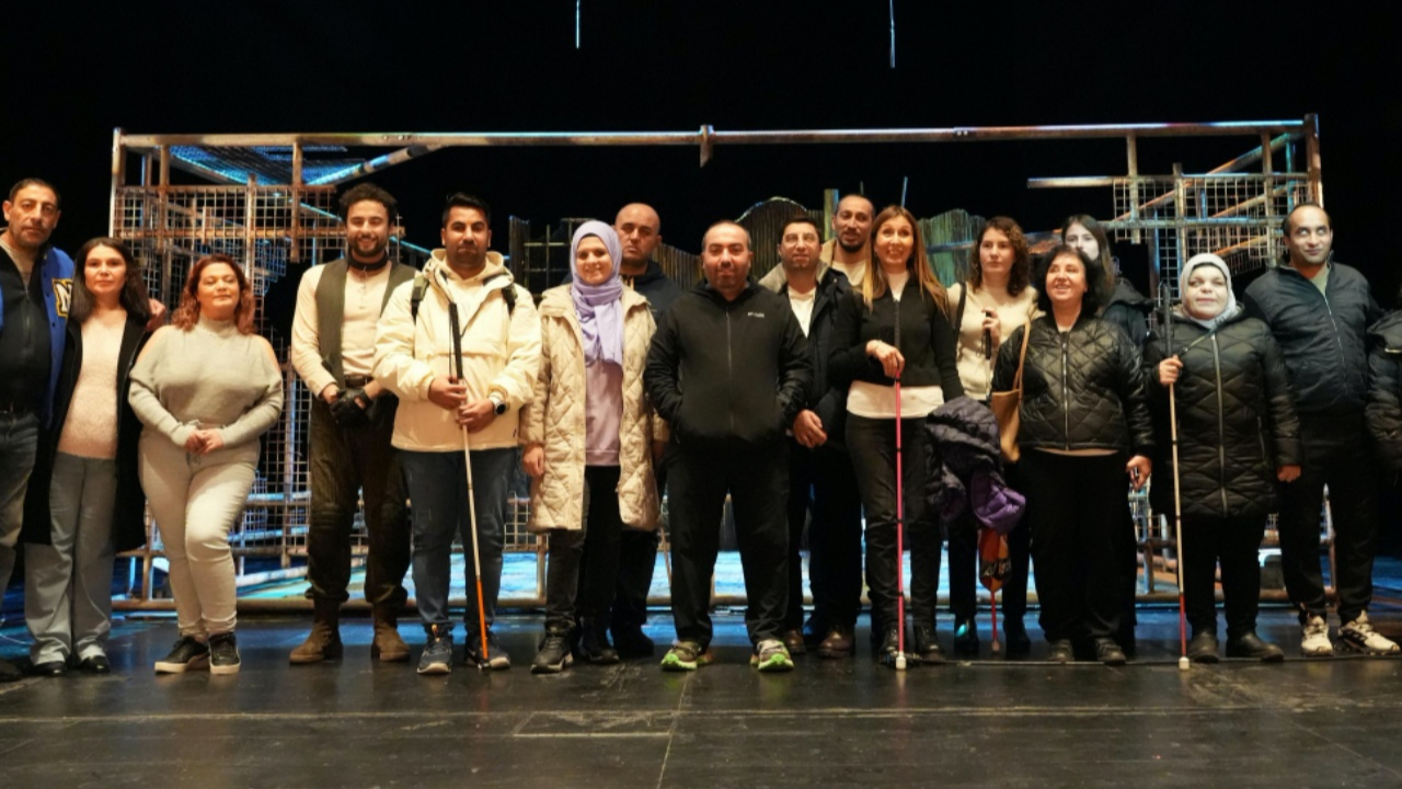 AKM’de engelleri aşan tiyatro deneyimi
