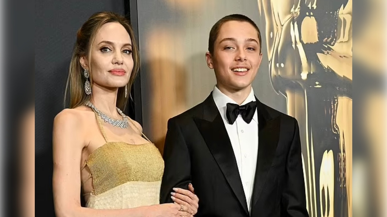 Angelina Jolie Nadir Görülen Oğlu Knox ile Göz Kamaştırdı