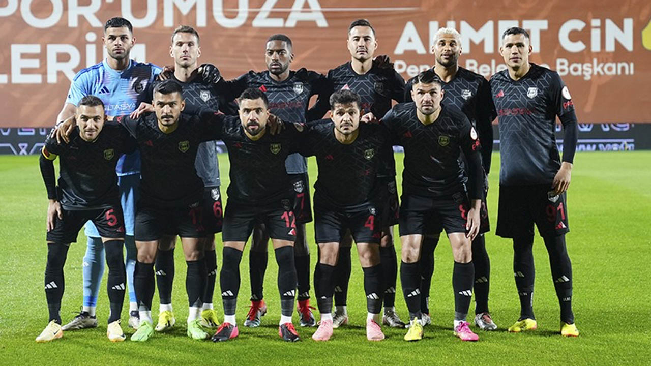 FIFA 1. Lig ekibi Pendikspor'a üç dönem transfer yasağı getirildiğini açıkladı