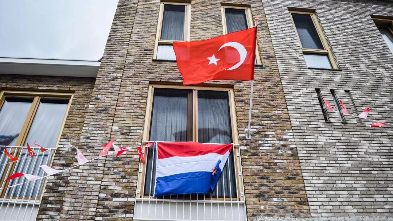 Türkiye ve Hollanda arasında resmen imzalar atıldı! Sürpriz 'Osmanlı' detayı...