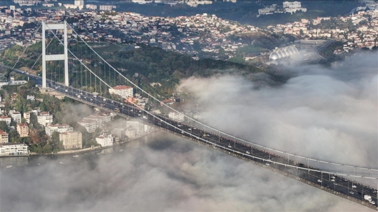İstanbul Boğazı sis altında! Gemi trafiğine kapatıldı!