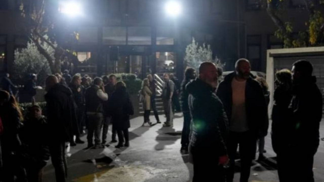 Dünyanın en kısa grevi: Kadıköy Belediyesi grev kararı alınınca sözleşmeyi gece yarısı imzaladı