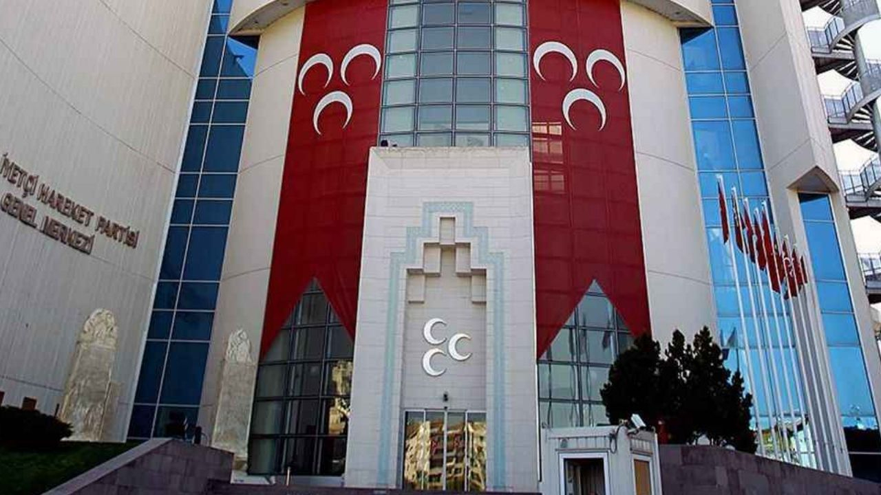 Genel Başkan Yardımcısı Semih Yalçın paylaştı! MHP'de üç vekilin istifası istendi!