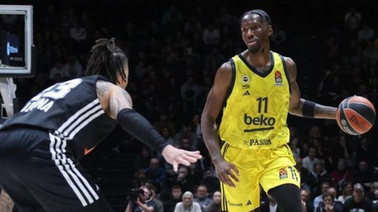 Fenerbahçe İtalya'da pes etmedi, son 5 dakikada maçı çevirdi! Virtus Bologna 82 - 86 Fenerbahçe Beko | Maçın özeti