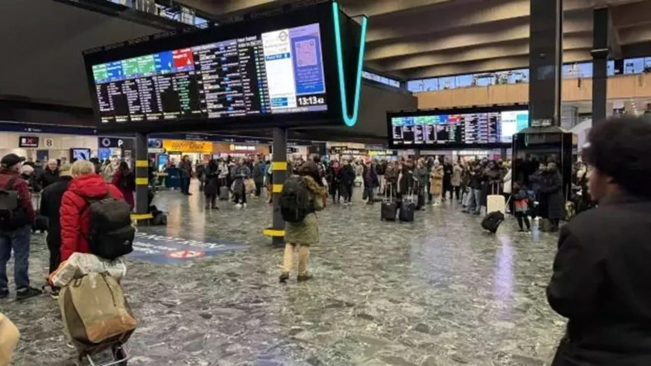 Son 24 saatte 3 şüpheli paket alarmı: O ülke alarma geçti!