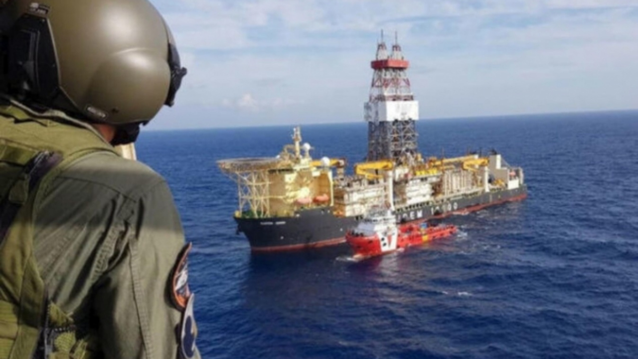 İkiyüzlü Yunanistan! El altından petrol ve gazı Batı’ya taşıyor...