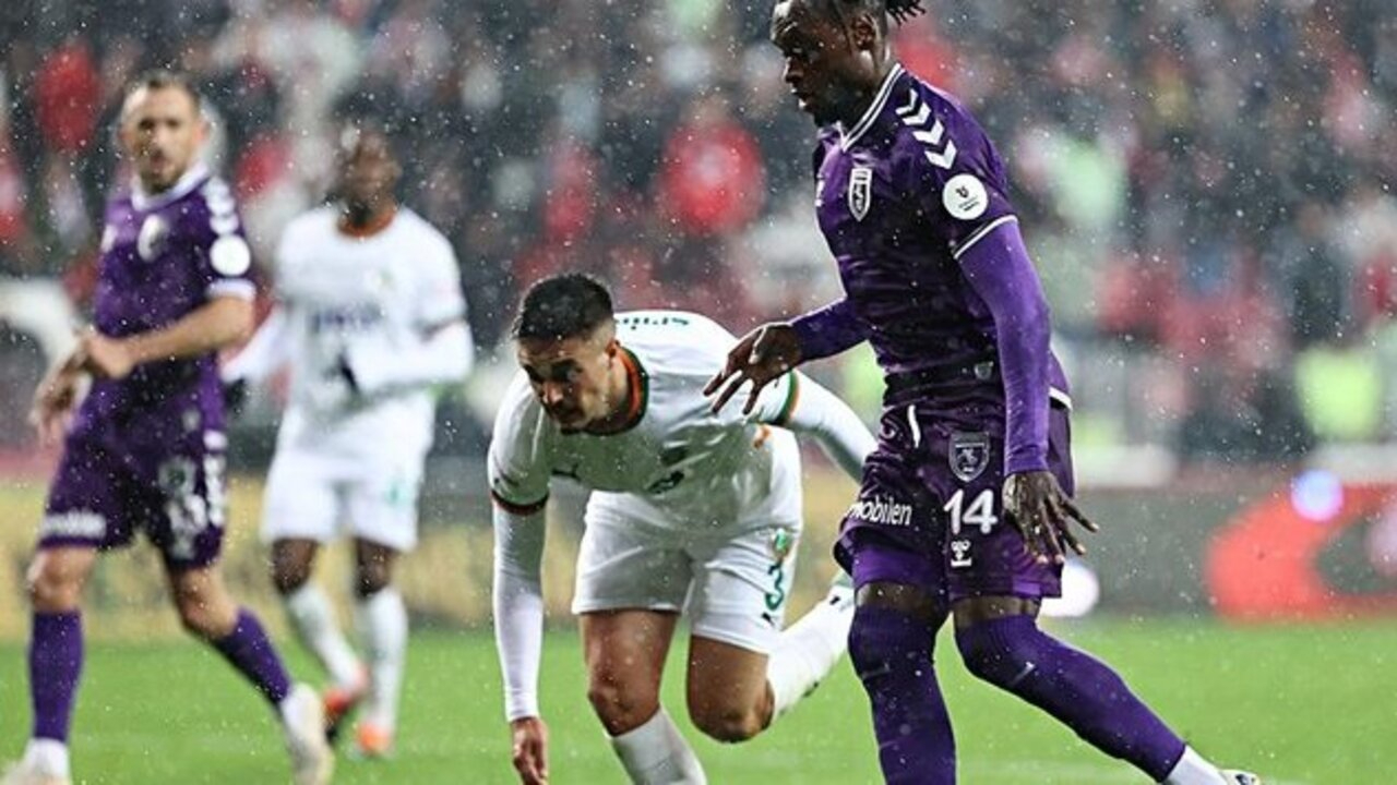 Samsunspor skoru koruyamadı, 2 puanı evinde bıraktı! Samsunspor 1 - 1 Alanyaspor | Maçın özeti