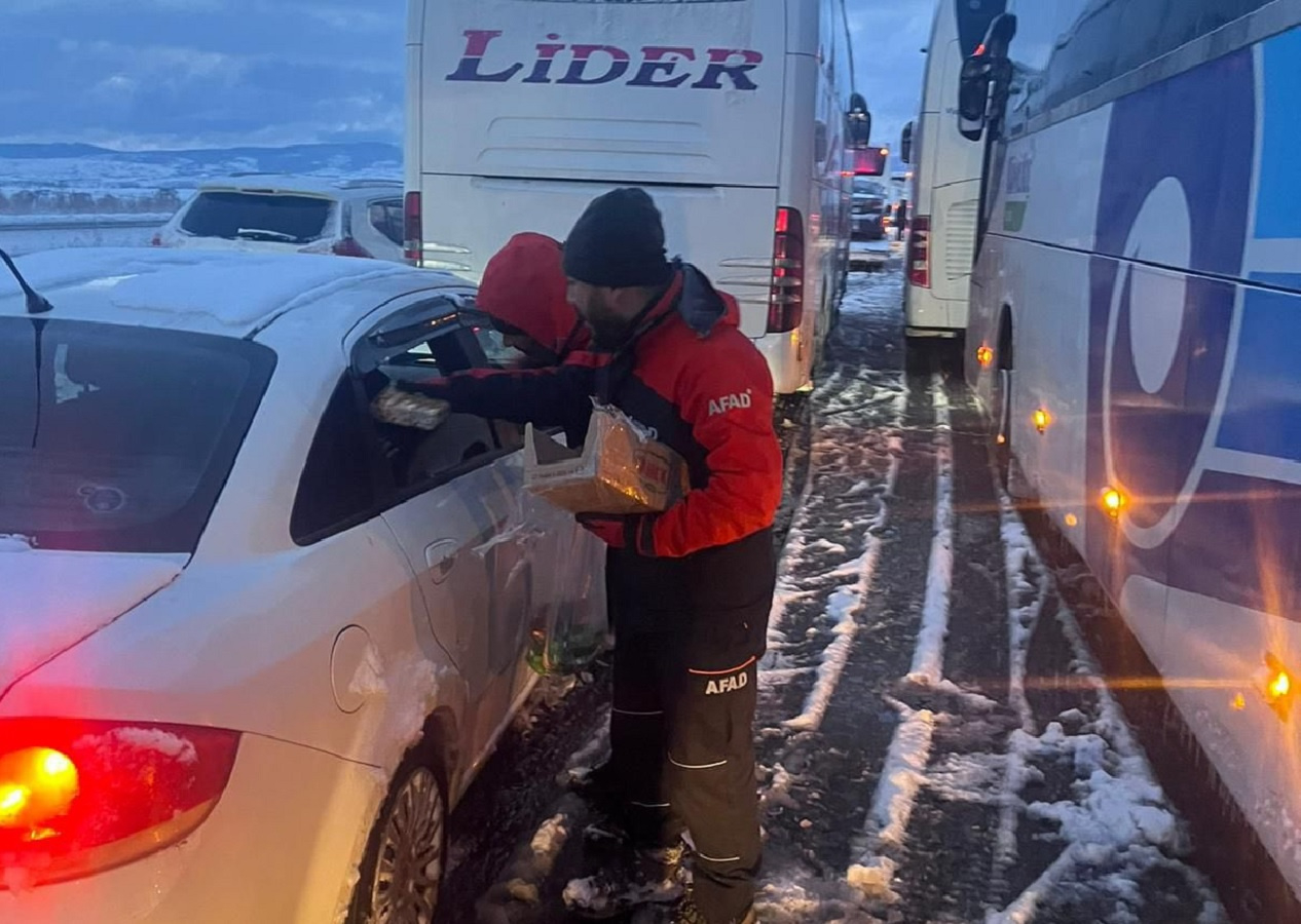 AFAD'dan 50 il için meteorolojik uyarı! "Yol yardımları sürüyor"