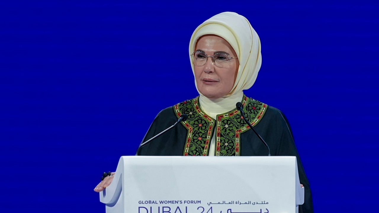 Emine Erdoğan, Dubai Küresel Kadınlar Forumu'nun açılış konuşmasını yaptı
