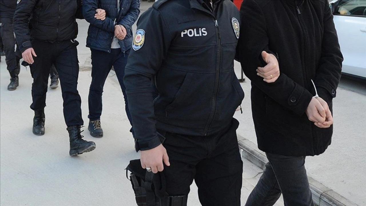 FETÖ'nün emniyet mahrem yapılanmasına operasyon: 7'si görevde 35 kişi için gözaltı kararı!