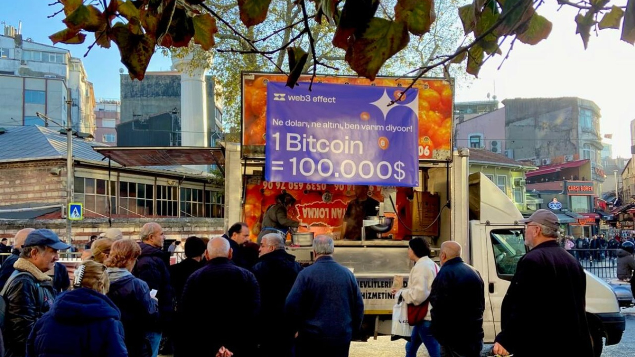 100 bin dolar hedefi! Kadıköy’de Bitcoin için lokma dağıttılar