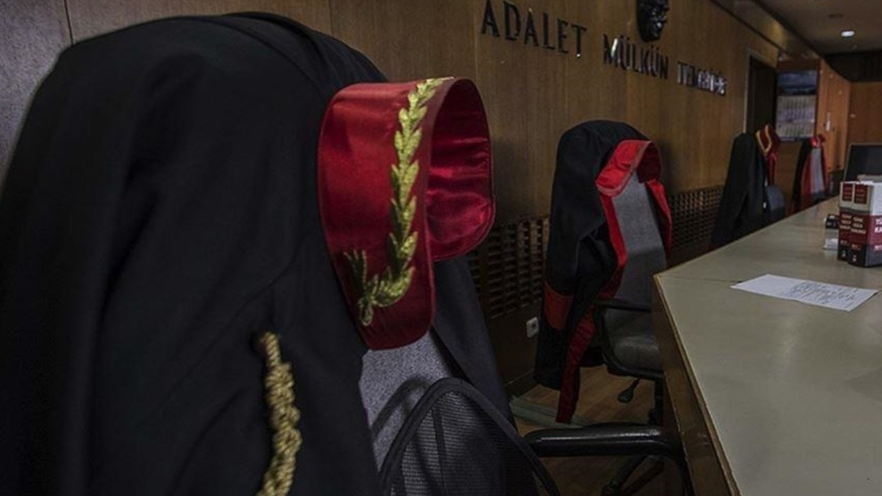 Antalya Cumhuriyet Savcısı, sosyal medya paylaşımları nedeniyle açığa alındı!