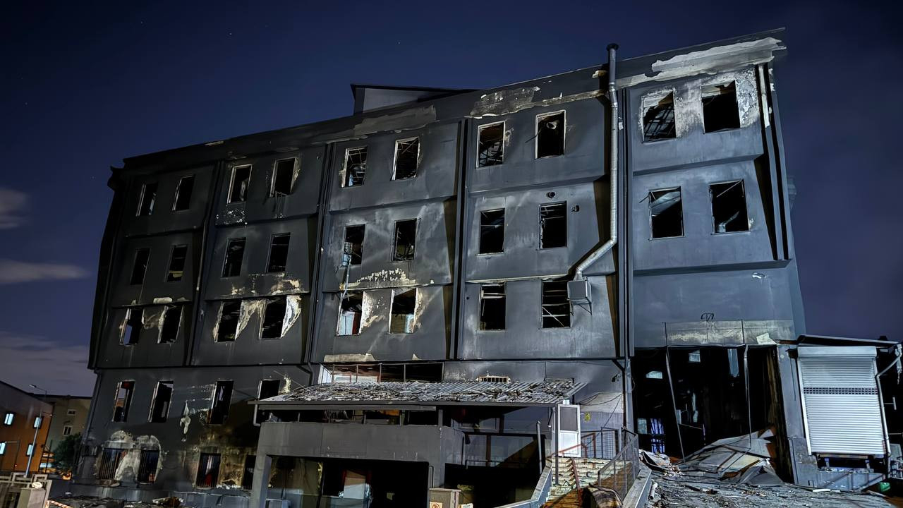 İstanbul son dakika haberi: ​​​​​​Beylikdüzü'nde fabrika yangını söndürme çalışmaları 90 saattir sürüyor...