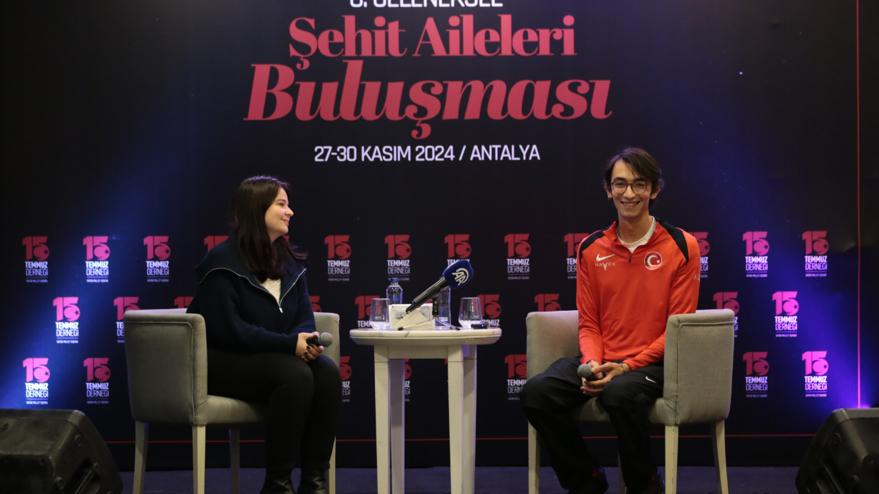 Milli okçu Mete Gazoz, Antalya'da gençlerle buluştu! Gazoz'a gençlerden ilgi büyük...