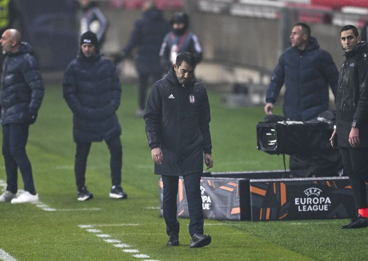 Giovanni van Bronckhorst'tan çok konuşulacak açıklamalar: İyi performans göstermiyorum!