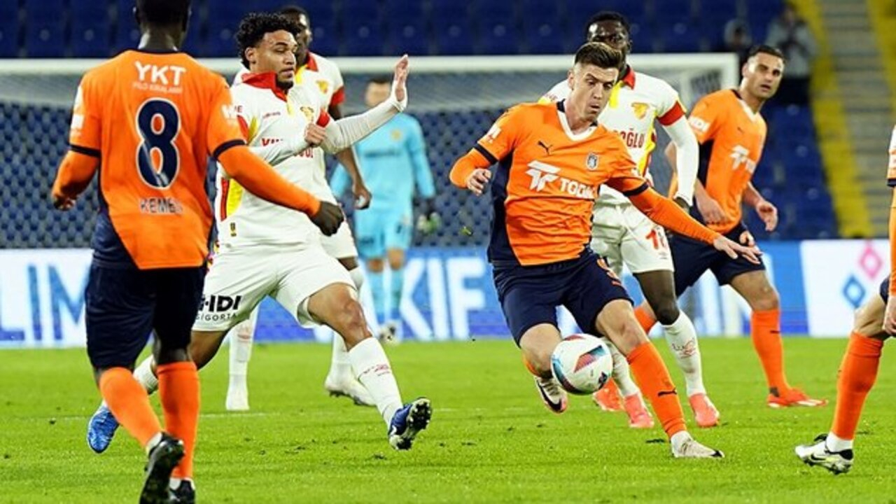 Başakşehir FK ilk yarıda fişi çekti, evinde farka gitti! Başakşehir FK 4 - 1 Göztepe | Maçın özeti