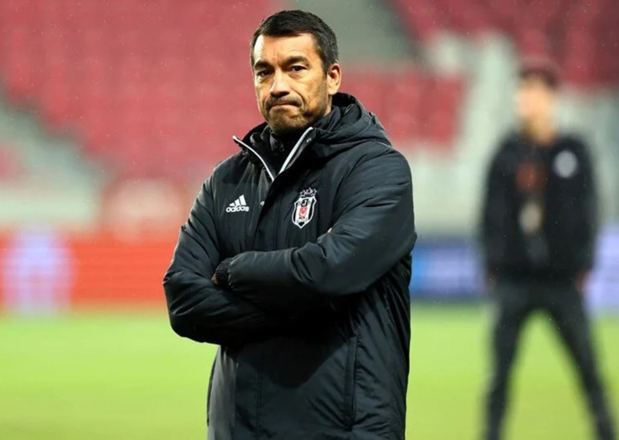 Beşiktaş'ta Giovanni van Bronckhorst ile yollar ayrıldı!