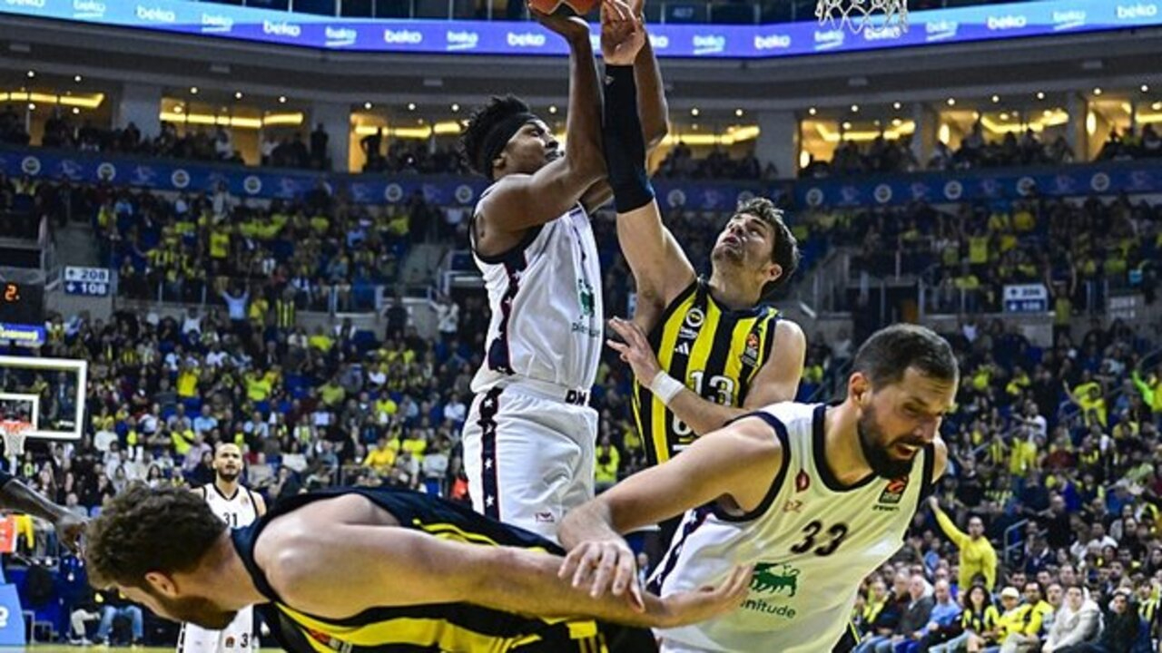 Fenerbahçe Milano'ya takıldı, 6 maç sonra Avrupa'da yıkıldı! Fenerbahçe Beko 85 - 91 Olimpia Milano | Maçın özeti