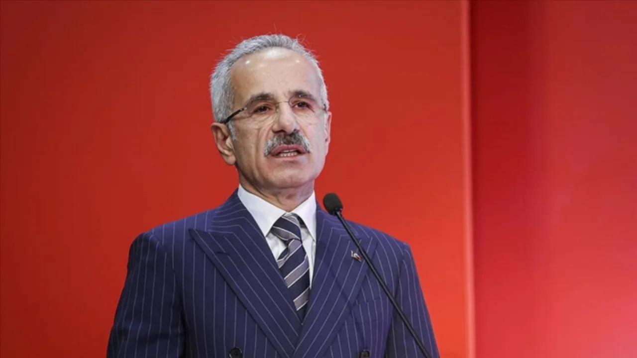 Bakan duyurdu! Zorunlu kış lastiği uygulaması özel araçlara da gelecek