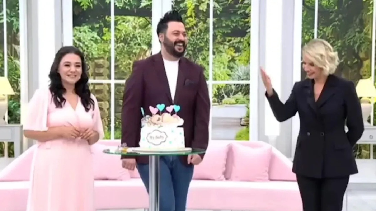 Esra Erol'a şok! O isim programa veda etti...