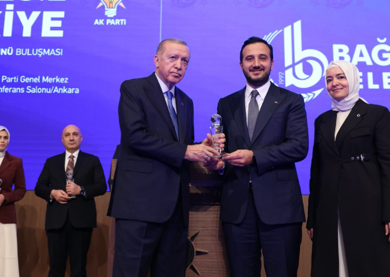 Bağcılar Belediye Başkanı Abdullah Özdemir engelliler projesiyle ödül kazanan tek Belediye Başkanı oldu