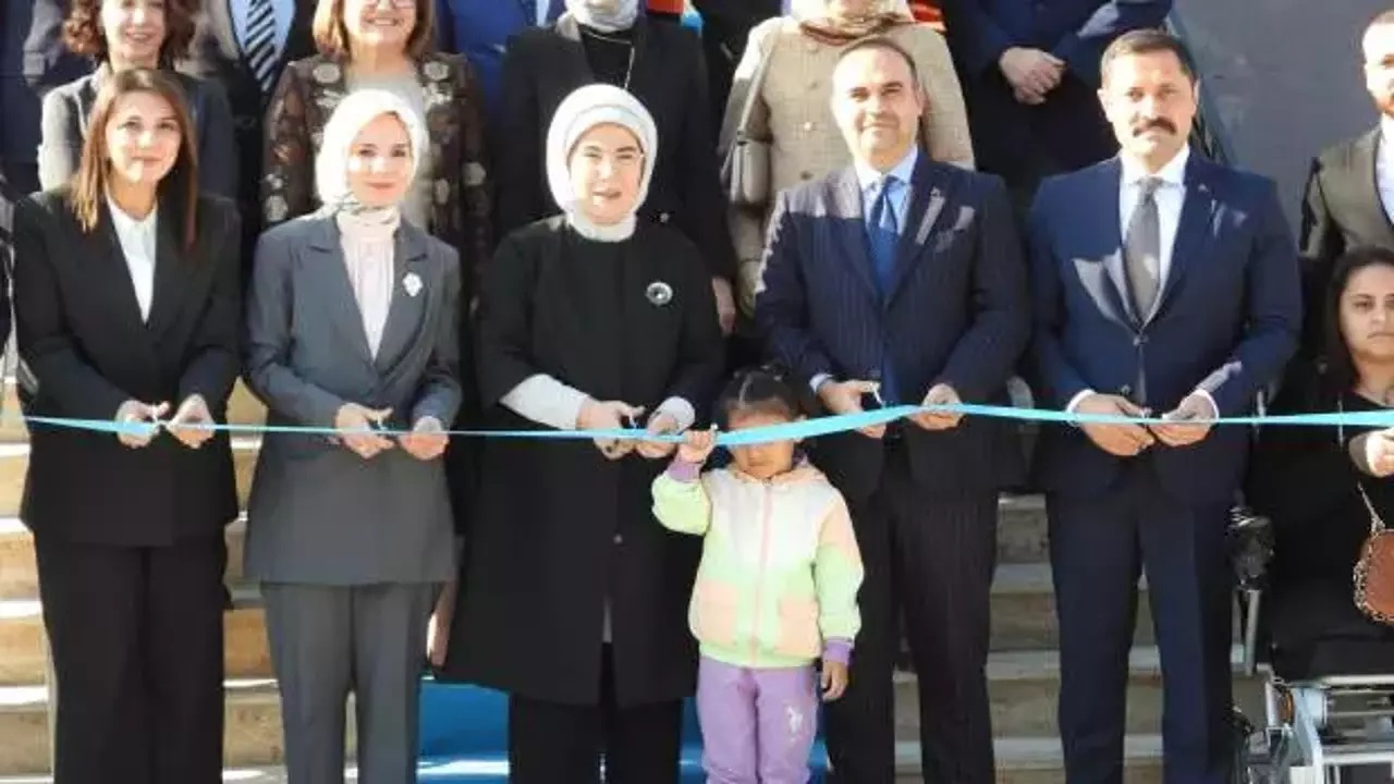 Emine Erdoğan, Engelli Sosyal Girişimcilik Merkezi'nin açılışını yaptı