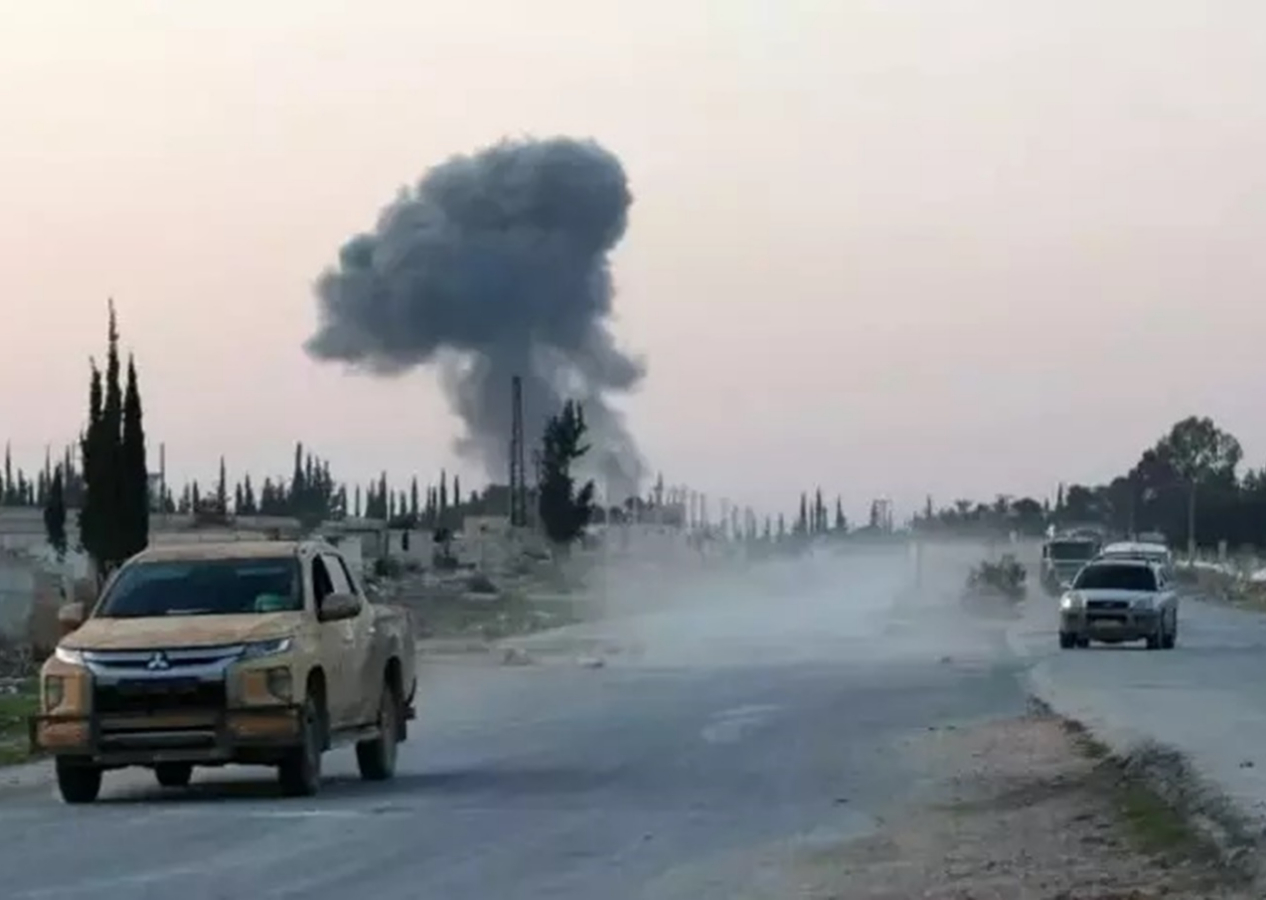 Terör örgütü PKK/YPG'de Münbiç paniği! SMO kuşatmasının önüne geçmek için yeni cephe ve ikmal hatları açmaya çalışıyorlar