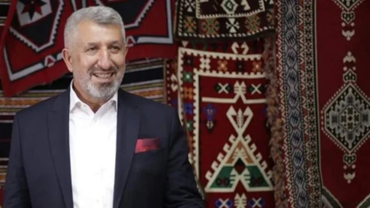 CHP'li Gaziantep Karkamış Belediye Başkanı Mustafa Güzel, istifa edip AK Parti'ye geçti! 'Şehrimin menfaati için Cumhurbaşkanı Erdoğan'ın emrindeyim'