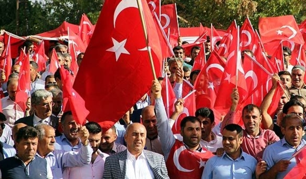 Diyarbakır'da teröre lanet yürüyüşü...