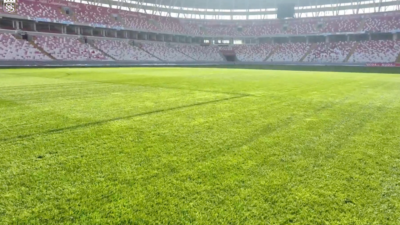 Sivasspor Galatasaray maçı öncesi stat çimlerinin son durumu paylaşıldı