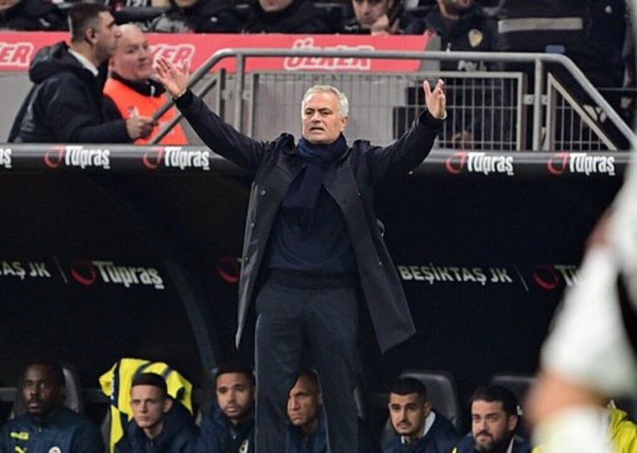 Jose Mourinho'dan çok konuşulacak açıklamalar: Beşiktaş'ı ve hakemi tebrik ediyorum!