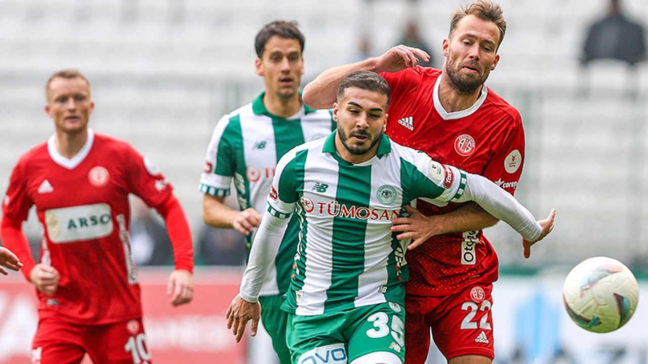 Konyaspor Antalyaspor karşısında 3 puanı son dakikada kaçırdı