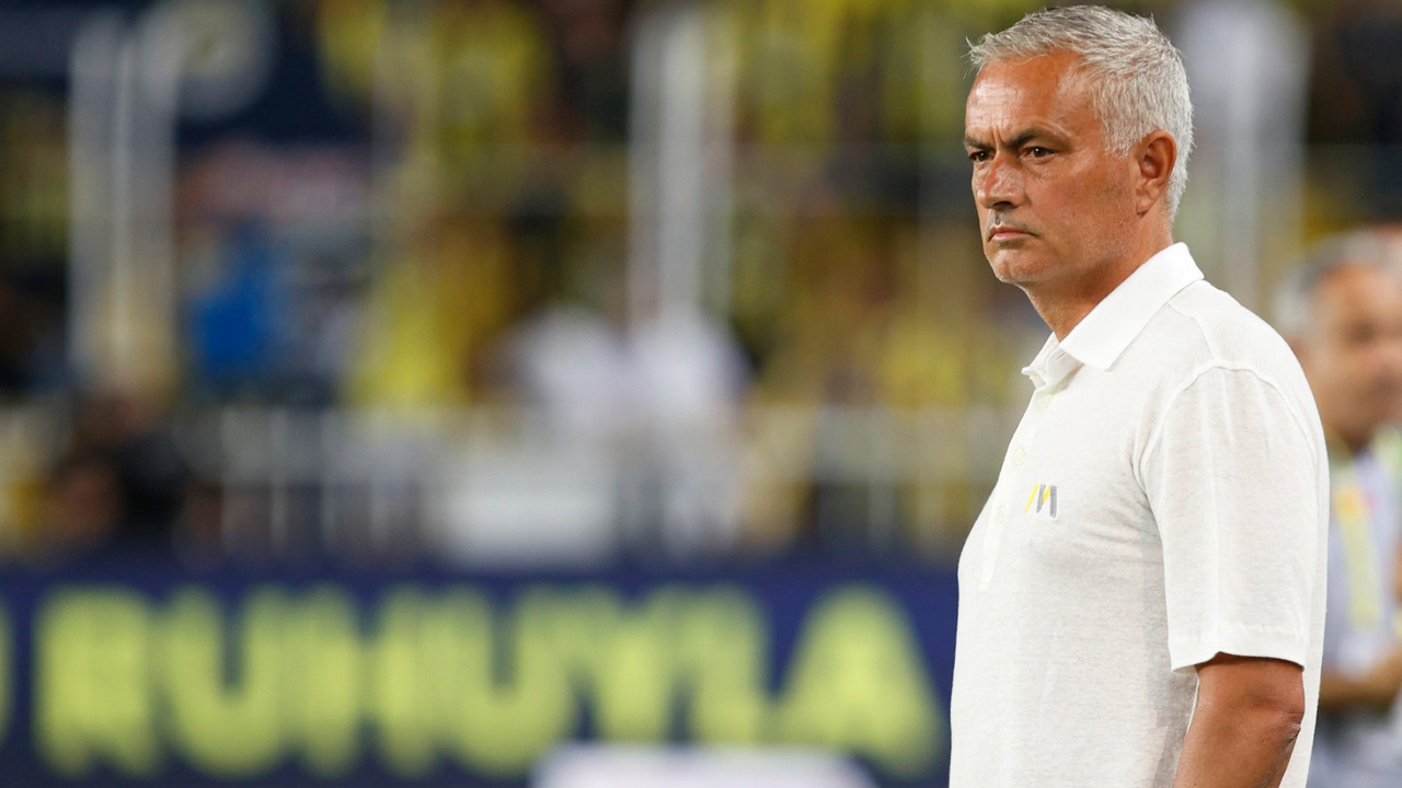 Jose Mourinho'dan futbolculara: "Derbiyi acilen geride bırakmamız lazım"
