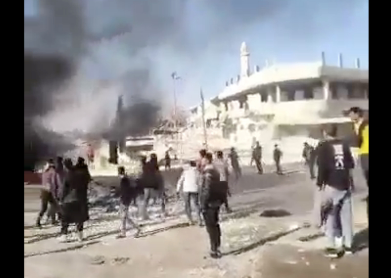 YPG/PKK'nın hakim olduğu bölgelerde ayaklanmalar başladı! Halk sokaklara döküldü...