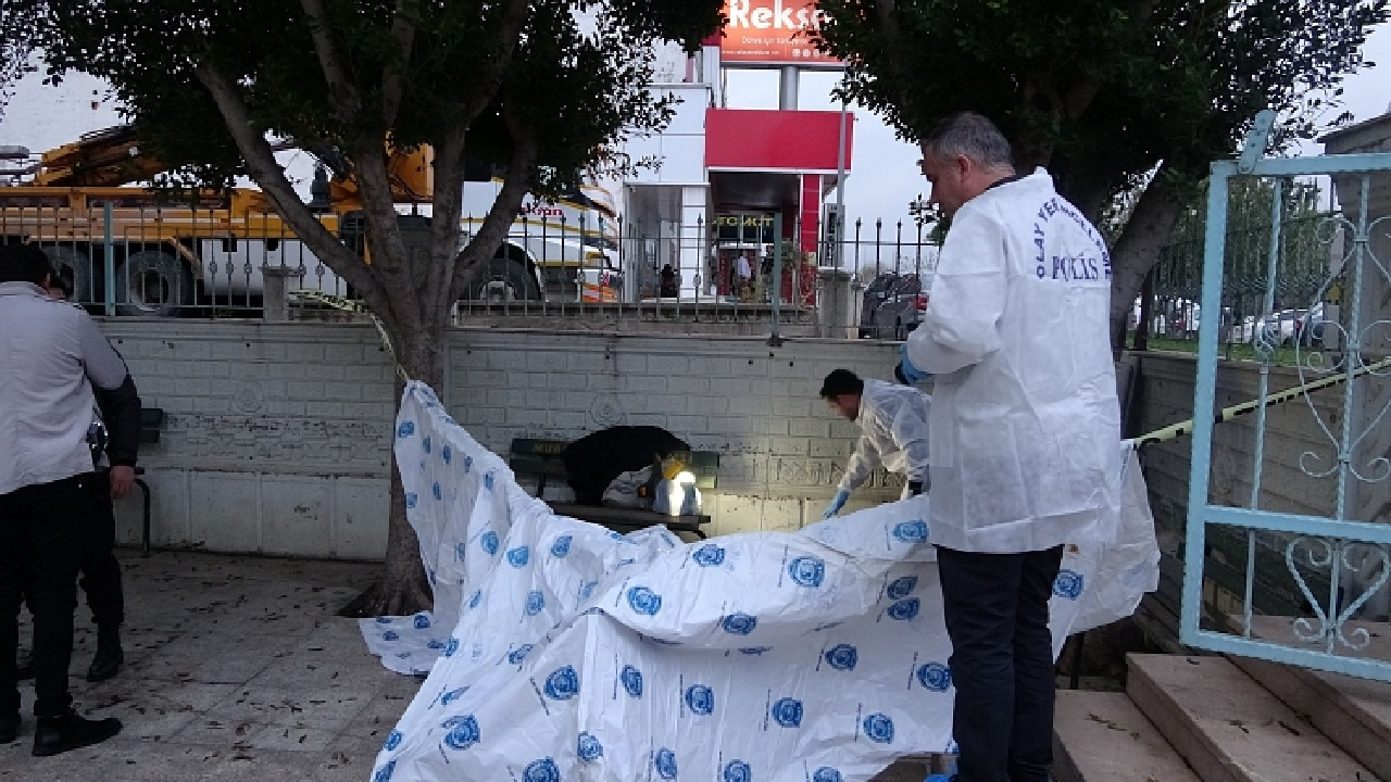 Antalya son dakika: 3 Gündür cami avlusunda kalan şahıs ölü bulundu.