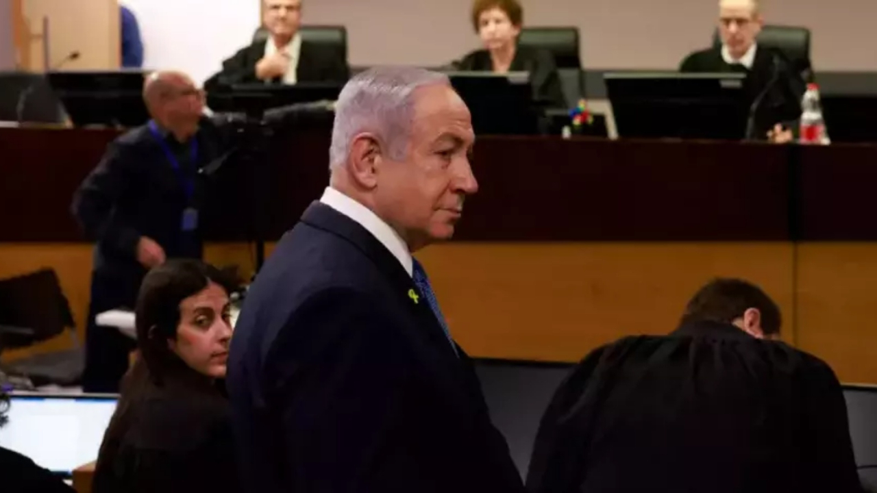 Netanyahu yeraltında hakim karşısına çıktı! 'Bibi hapse' sloganları!