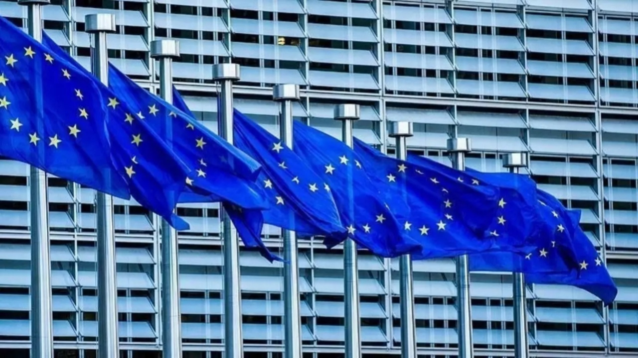 Türkiye de ortak oldu! AB 1.5 milyar Euro yatırımla 7 yapay zeka fabrikası kuruyor
