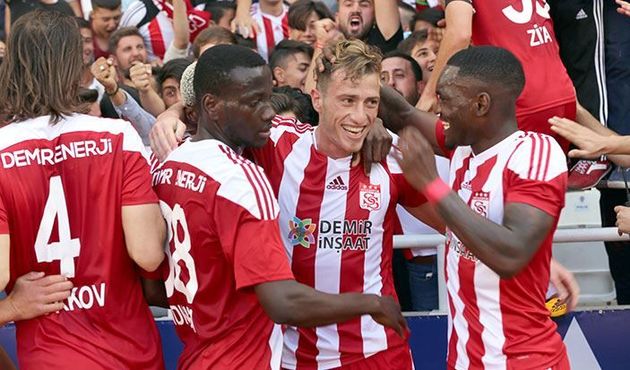 Sivasspor, Hakan Arslan'la coştu!