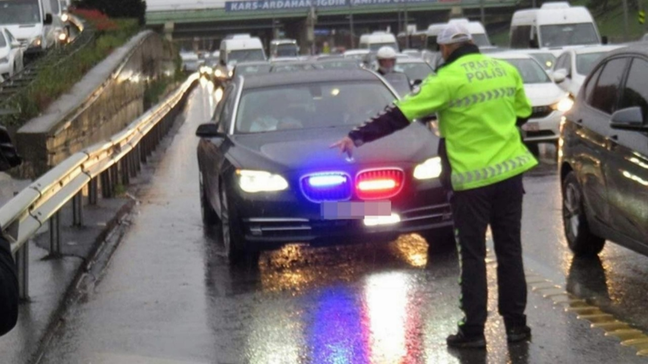 Edirne'de çakar ve sirenli aracın sürücüsüne dev ceza