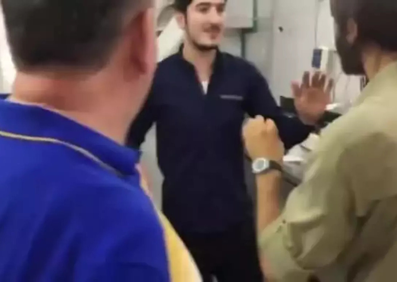 Türkler zorla hesap ödemeye çalıştılar: Suriyeli dükkan sahibi ısrarla kabul etmedi!