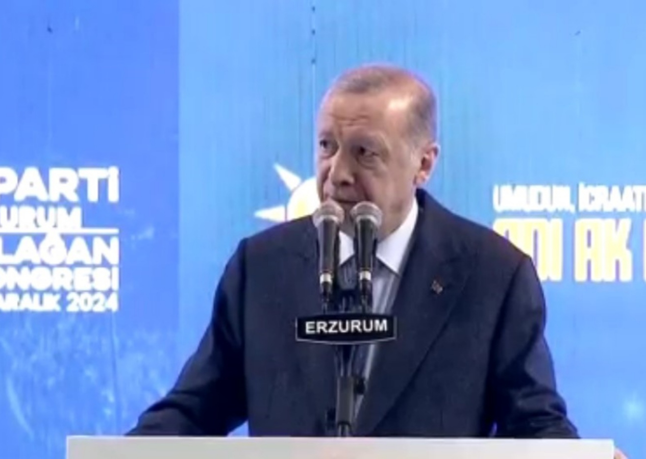 Cumhurbaşkanı Erdoğan, Erzurum'da! ''Suriye'nin yeniden ayağa kaldırılması için Suriye halkının yanındayız. Bugün Şam Büyükelçiliğimizi faaliyete geçiriyoruz''