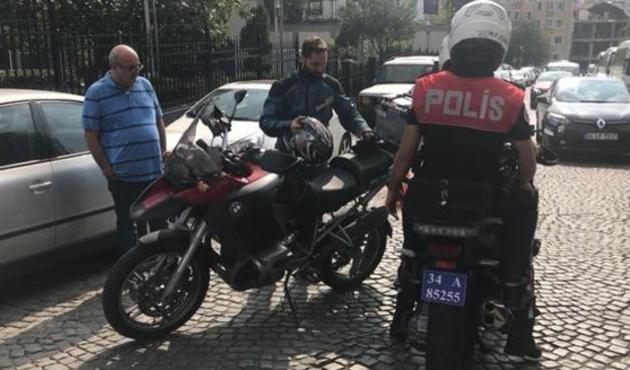 Ünlü sanatçı motosikletle kadına çarptı!