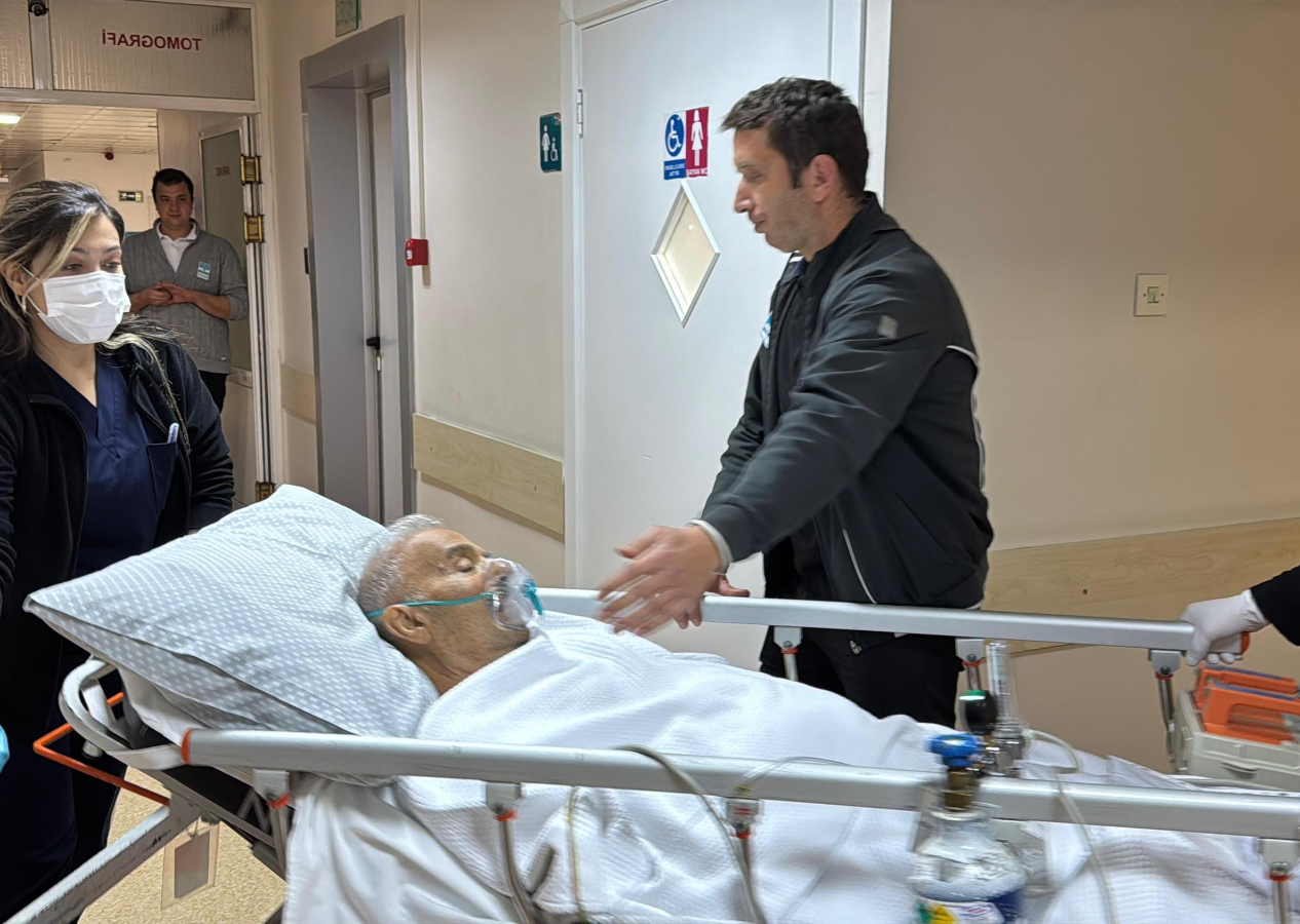 Ünlü şarkıcı Ferdi Tayfur hastaneye kaldırıldı! Tedavisi sürüyor...