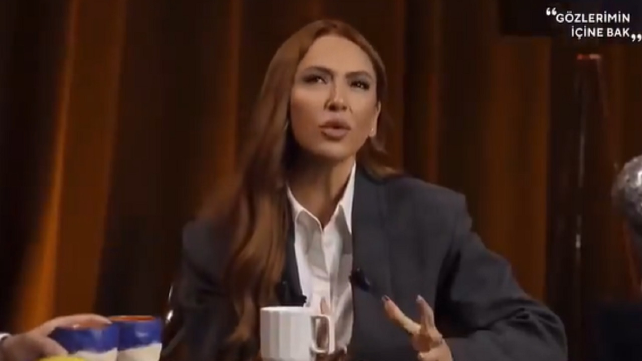 Şarkıcı Hadise'den yıllar önce biten Sinan Akçıl ilişkisi hakkında bomba açıklama!
